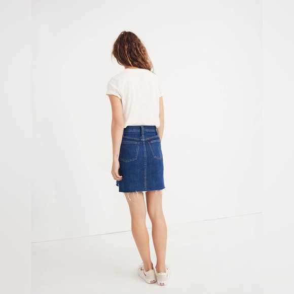 ✨ Madewell Stretch Denim Straight Mini Skirt: Step-Hem Edition - Picture 3 of 12